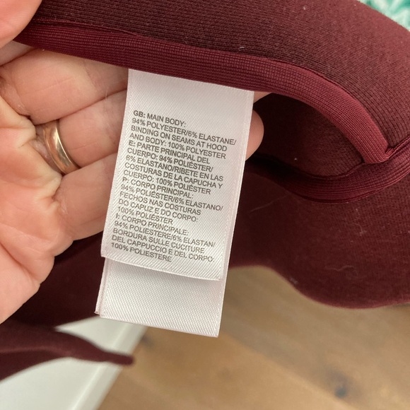 The North Face Red Lightweight Hooded Jacket - Picture 4 of 6